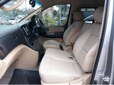 ปี 2019 HYUNDAI H1 DELUXE 2,500 CC. สี เทา เกียร์ Auto รูปที่ 11